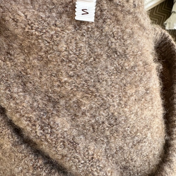 Willow & Clay S EUC Oversized TAUPE Cozy Sweater - Picture 7 of 7